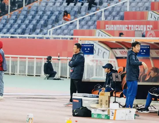 向用户提供几百款产品相关图片