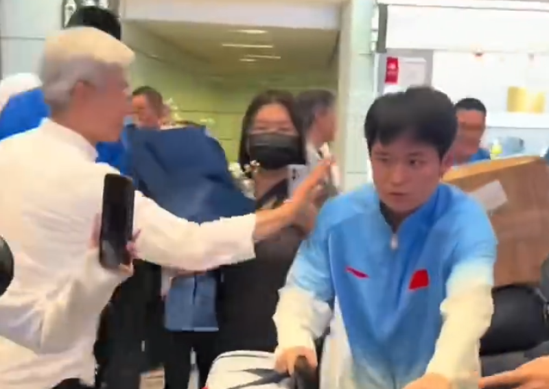 专业给你一个快乐之旅。服务